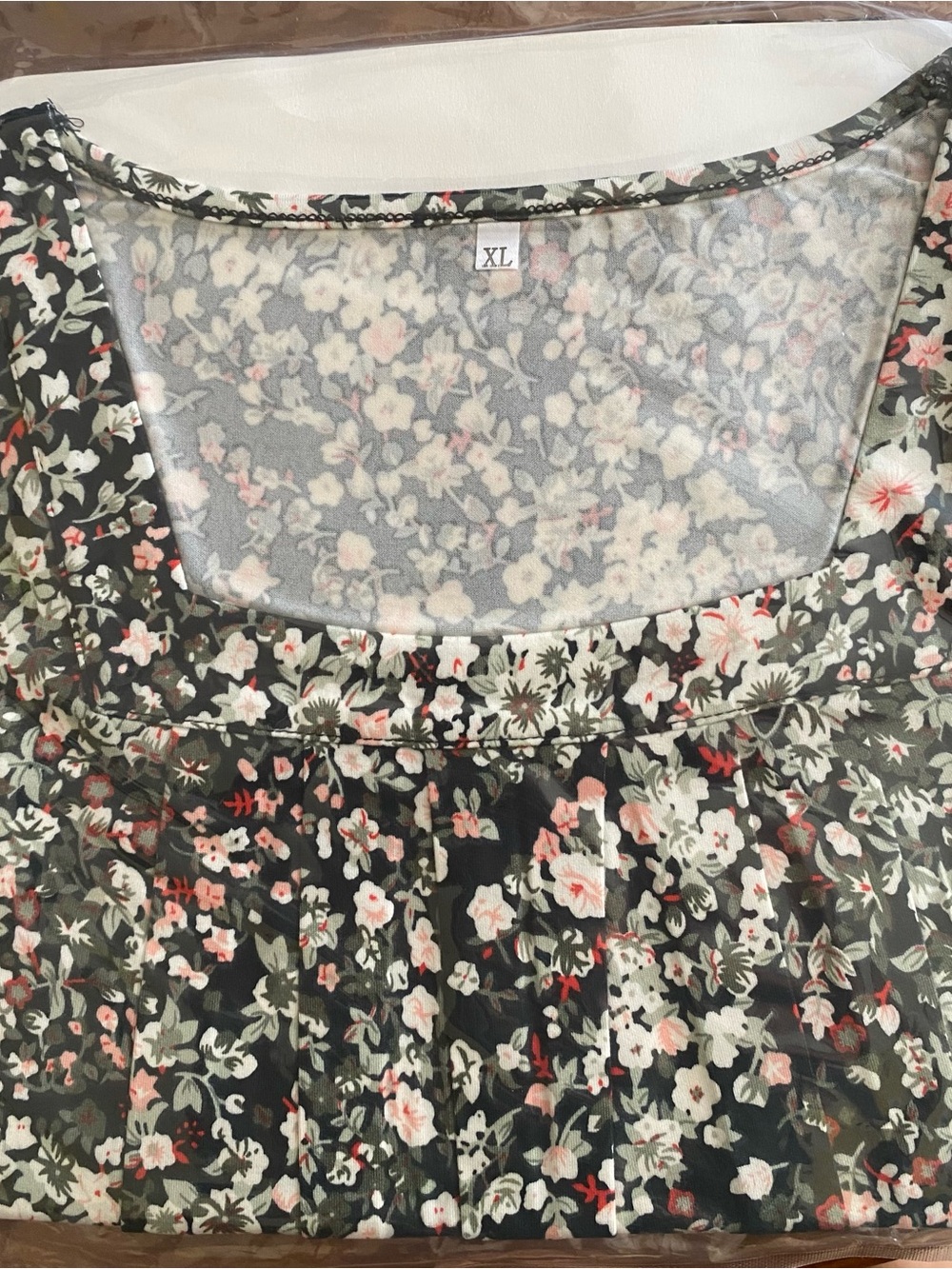 *NWT* Women's Floral Scoop Neck Tunic Blouse - Black/Pink/White